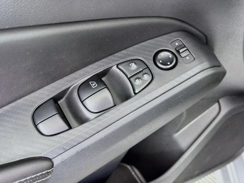 Used 2024 Nissan Altima 2.5 SV FWD image 19
