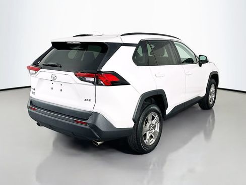 Used 2022 Toyota RAV4 XLE FWD image 7