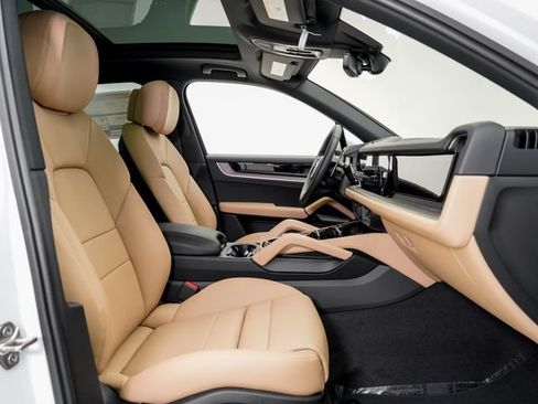 New 2026 Porsche Cayenne AWD/4WD image 22