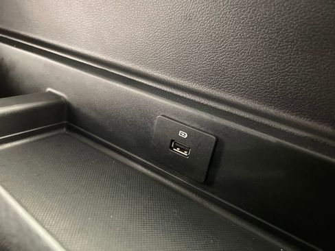 Used 2024 Ford Expedition XLT image 39