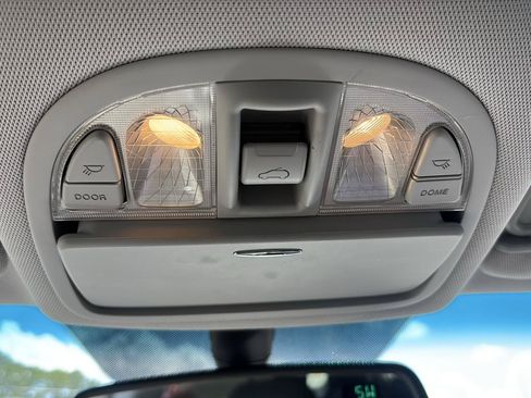 Used 2010 Hyundai Santa Fe SE w/ Premium Pkg 3 FWD image 14