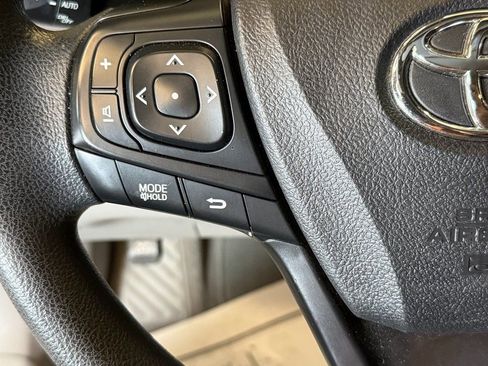 Used 2017 Toyota Camry LE image 10