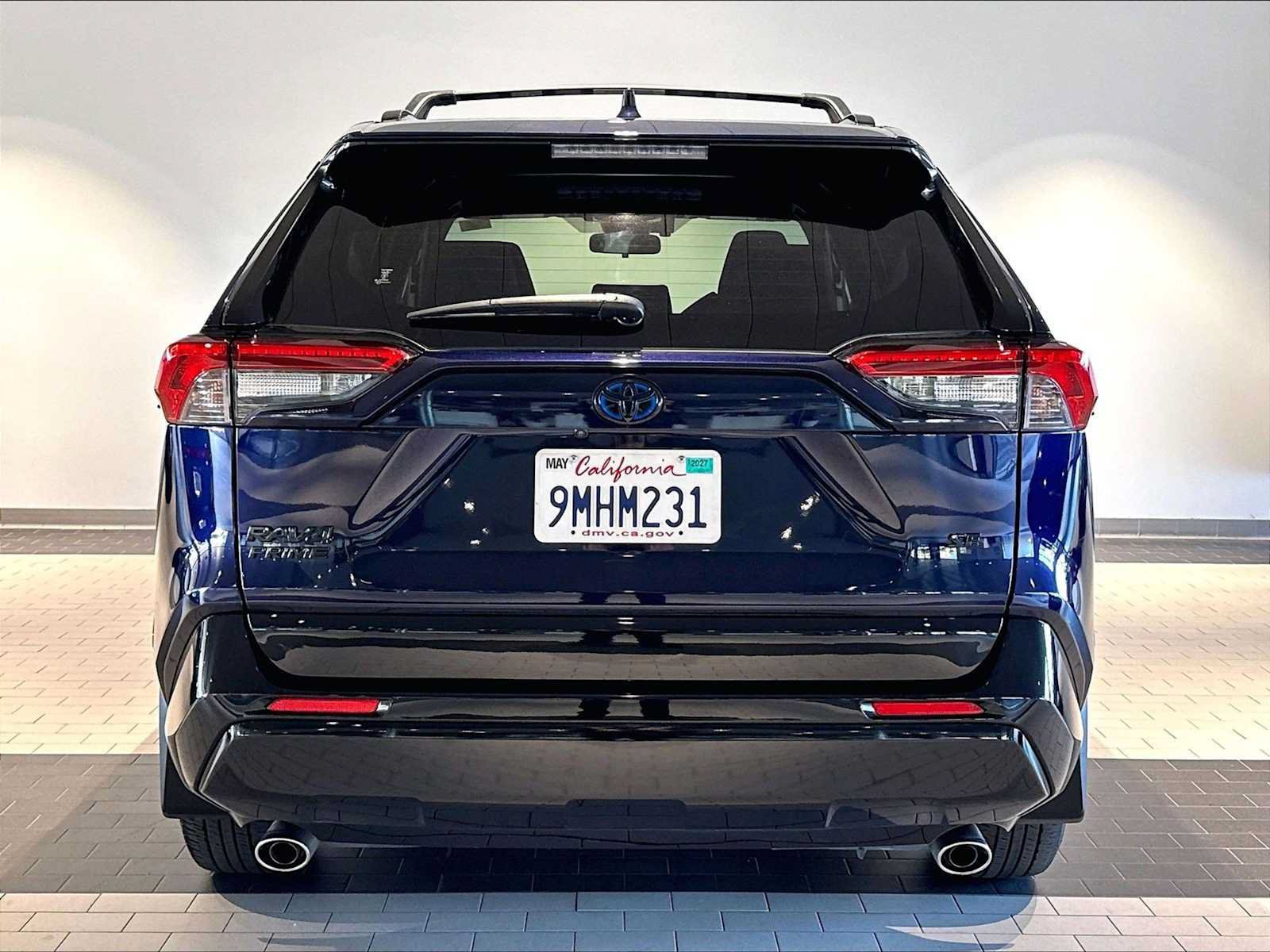 Used 2024 Toyota RAV4 SE w/ Weather & Moonroof Package AWD/4WD image 9