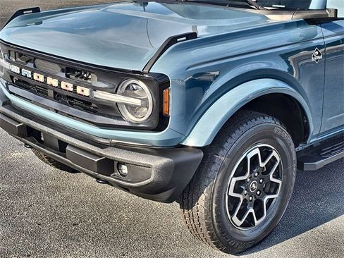 Used 2022 Ford Bronco Outer Banks image 10