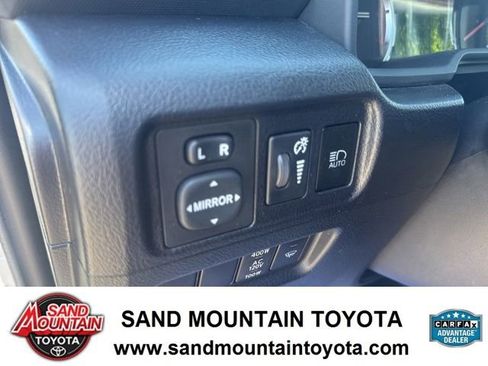Used 2022 Toyota 4Runner TRD Off-Road Premium AWD/4WD image 14