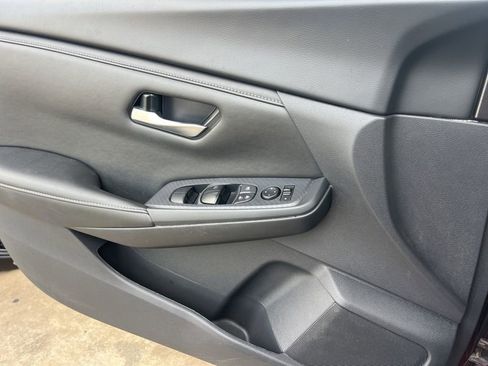 Used 2024 Nissan Sentra SV FWD image 6