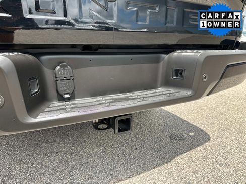 Used 2022 Nissan Frontier SV image 14