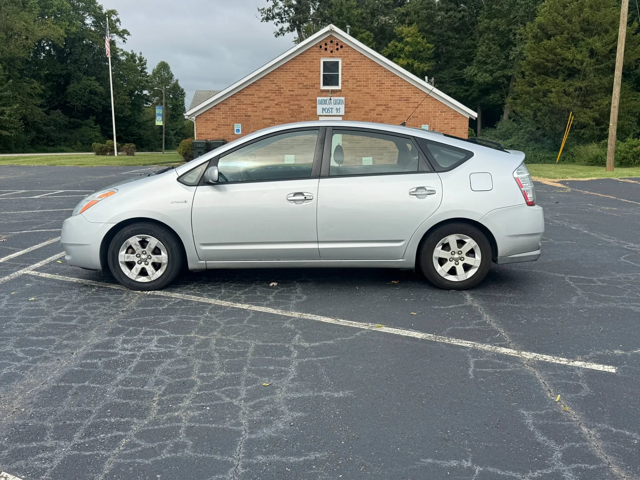 Used 2007 Toyota Prius w/ Pkg 1 FWD image 4