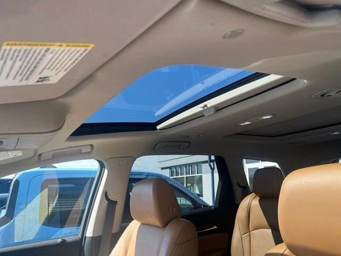 Used 2018 Buick Enclave Essence AWD/4WD image 9
