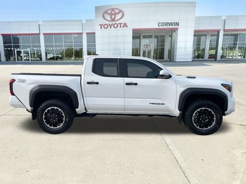 Used 2025 Toyota Tacoma TRD Off-Road w/ TRD Off Road Upgrade Package AWD/4WD image 7