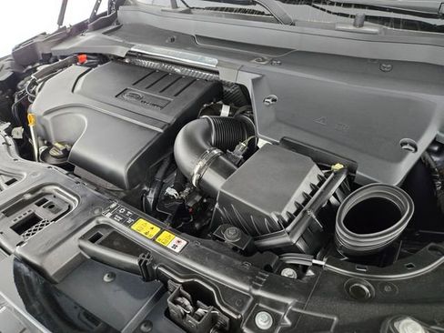 Used 2024 Land Rover Discovery Sport Dynamic SE AWD/4WD image 19
