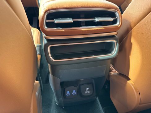 New 2027 Genesis GV80 2.5T Advanced AWD/4WD image 17