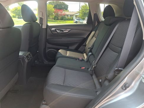 Used 2018 Nissan Rogue SV w/ Premium Package AWD/4WD image 10