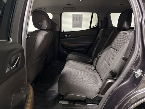 Used 2018 GMC Acadia SLE w/ LPO, Floor Liner Package image 22