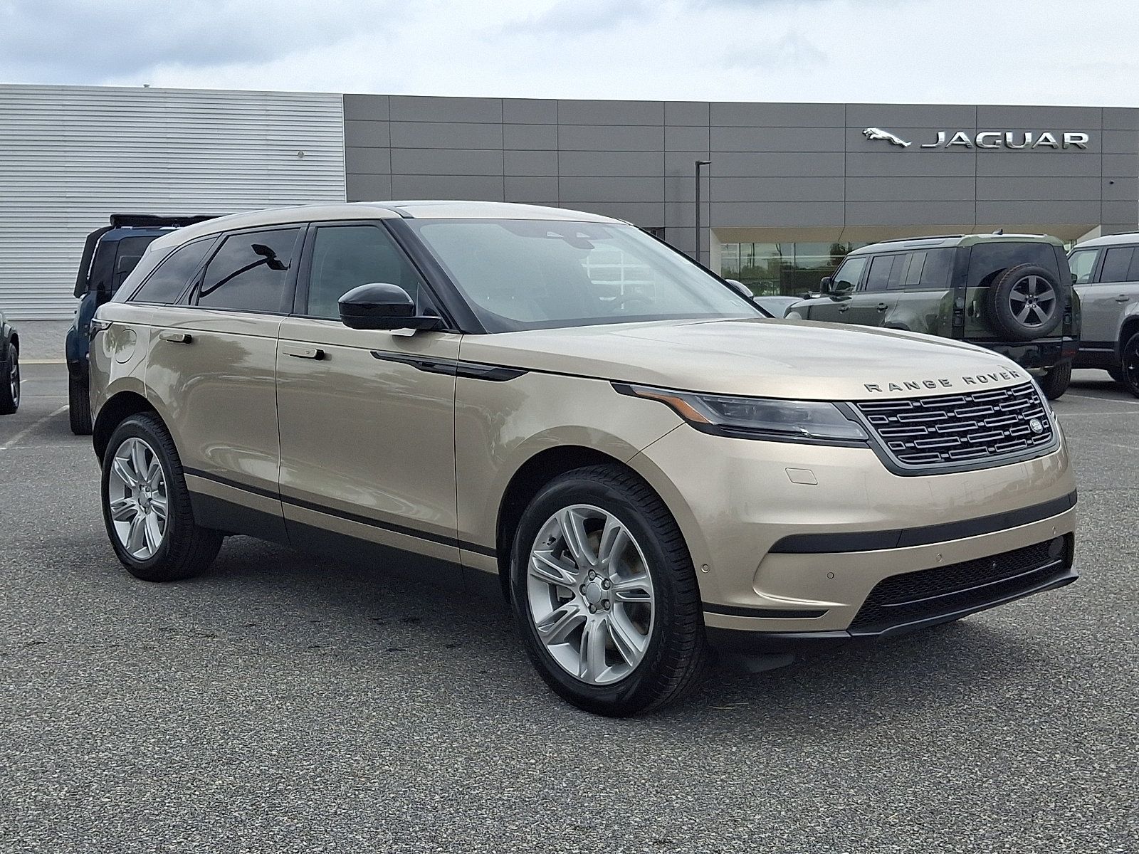 New 2026 Land Rover Range Rover Velar S AWD/4WD image 7