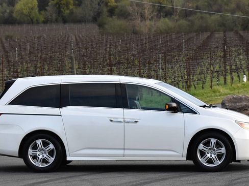Used 2012 Honda Odyssey Touring image 8