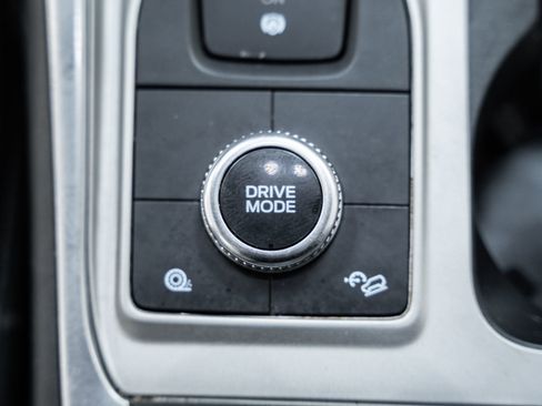 Certified 2022 Ford Explorer XLT w/ Equipment Group 202A image 30