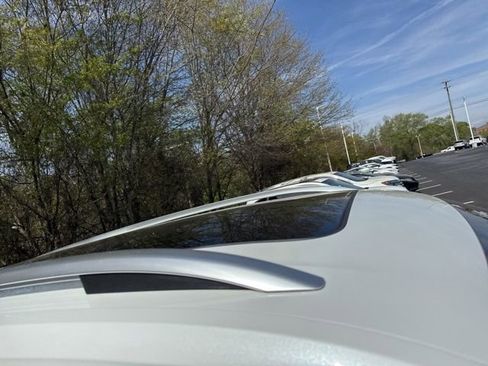 Used 2024 Volkswagen Atlas SEL Premium R-Line image 4