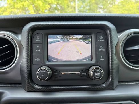 Used 2021 Jeep Wrangler Unlimited Sport AWD/4WD image 17