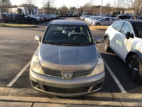 Used 2009 Nissan Versa 1.8 S w/ PWR Pkg image 2