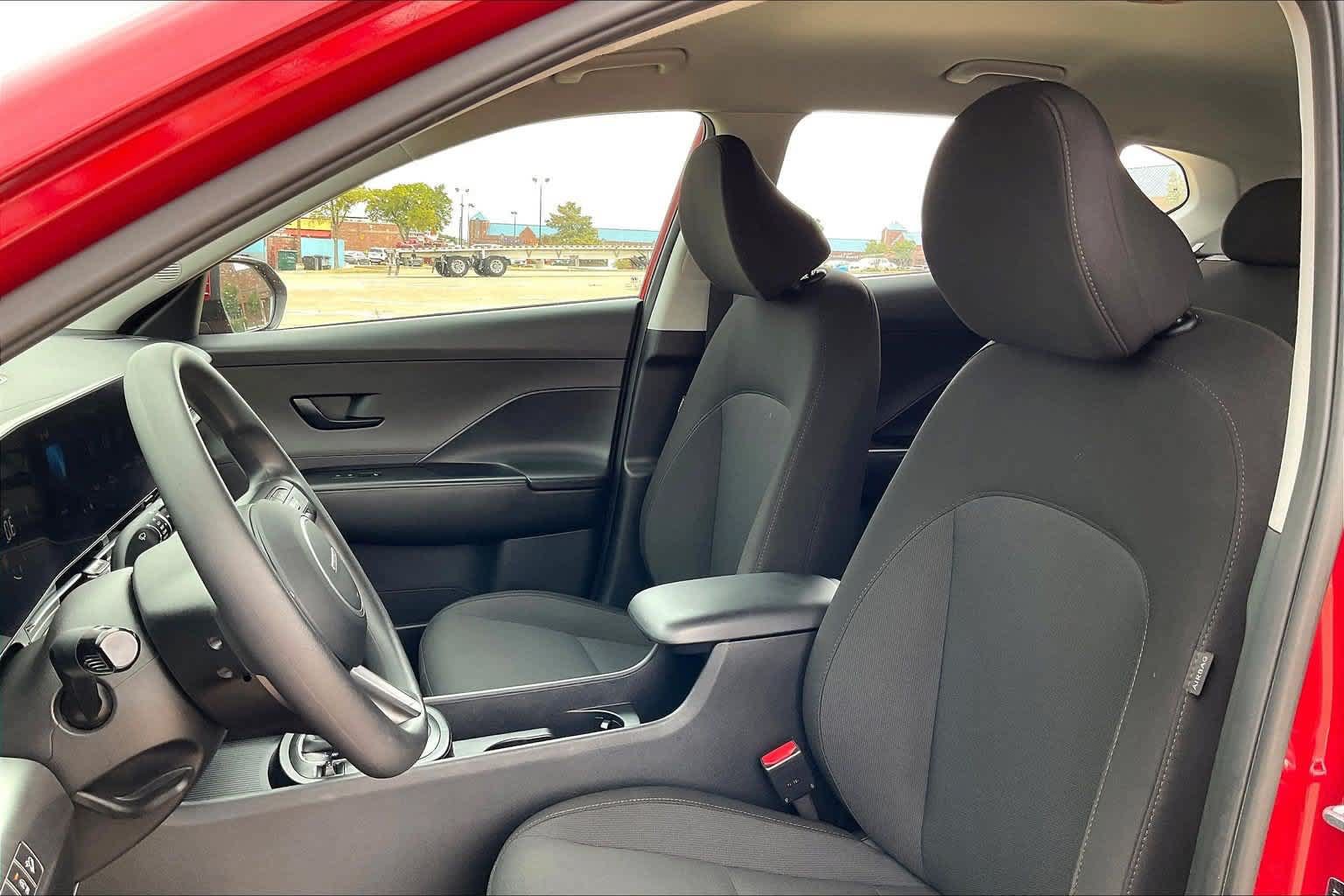 Used 2024 Hyundai Kona SE AWD/4WD image 11