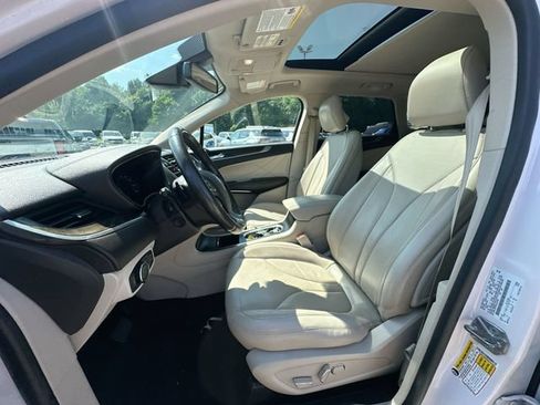 Used 2019 Lincoln MKC Reserve AWD/4WD image 22