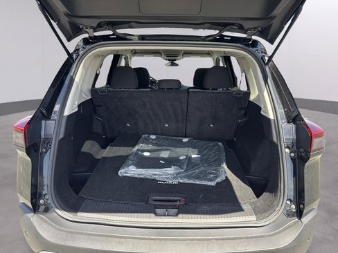 Used 2023 Nissan Rogue SV image 32