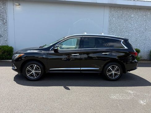 Used 2019 INFINITI QX60 Luxe w/ Essential Package AWD/4WD image 3