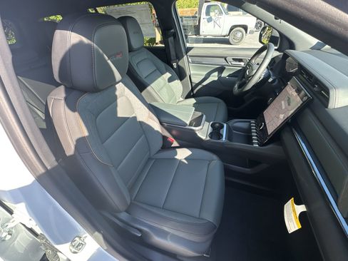 New 2026 GMC Terrain AT4 image 25