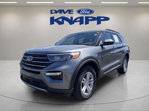 Used 2024 Ford Explorer XLT w/ Equipment Group 202A AWD/4WD image 3