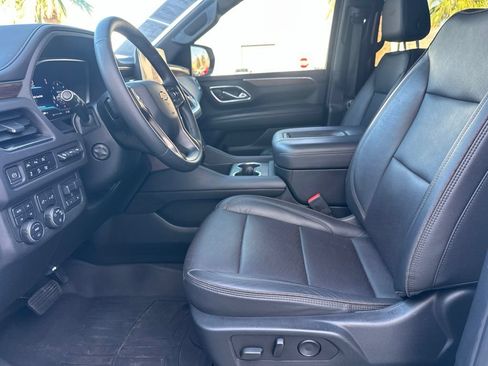 Used 2023 Chevrolet Suburban High Country AWD/4WD image 12