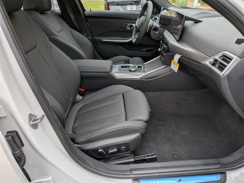 New 2026 BMW 330i Sedan w/ M Sport Package RWD image 38