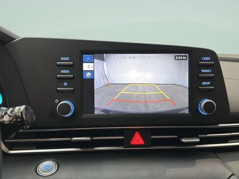 Certified 2025 Hyundai Elantra Hybrid FWD image 25