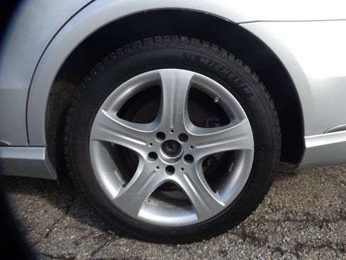Used 2014 Mercedes-Benz E 350 Sedan image 20