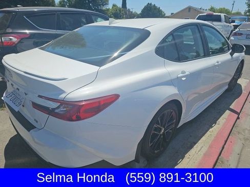 Used 2025 Toyota Camry SE w/ Convenience Package FWD image 4