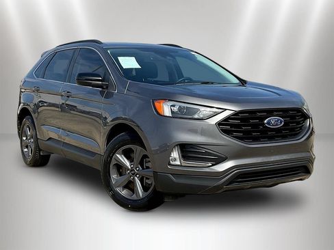 Used 2022 Ford Edge SEL w/ Sport Appearance Package AWD/4WD image 3