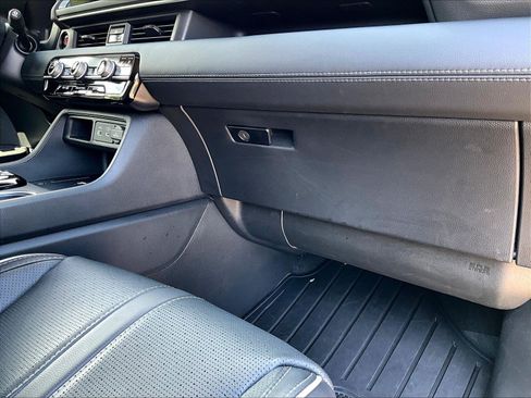 Used 2025 Honda Pilot Elite image 27