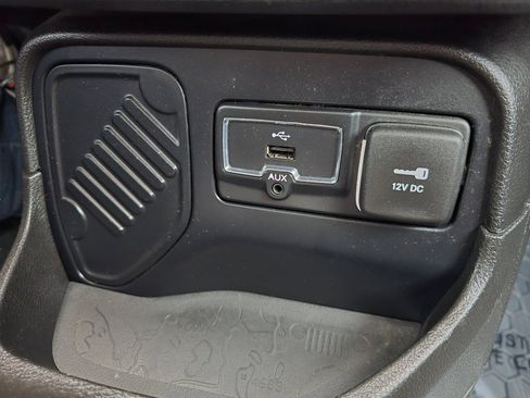 Used 2016 Jeep Renegade Sport w/ Power & Air Group FWD image 10