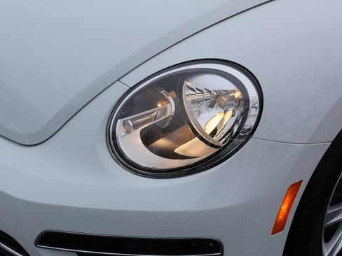 Used 2017 Volkswagen Beetle 1.8T SE image 10