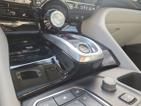 Certified 2023 Acura MDX SH-AWD w/ Technology Package image 32