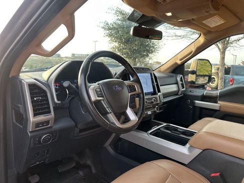 Used 2022 Ford F250 Lariat w/ Lariat Ultimate Package image 23