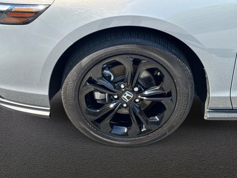 Used 2025 Honda Accord SE image 11