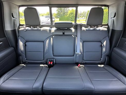 Used 2025 Chevrolet Silverado 2500 LT w/ Safety Package AWD/4WD image 28