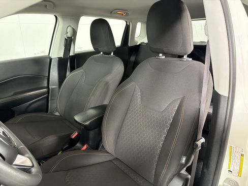 Used 2021 Jeep Compass Sport image 13