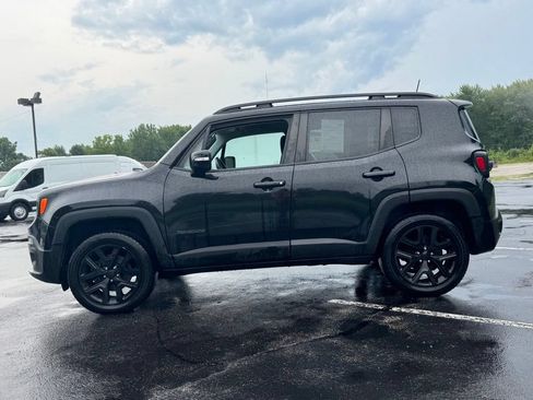 Used 2018 Jeep Renegade Altitude AWD/4WD image 4