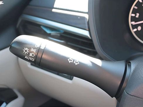 Used 2023 Nissan Altima 2.5 SV image 21