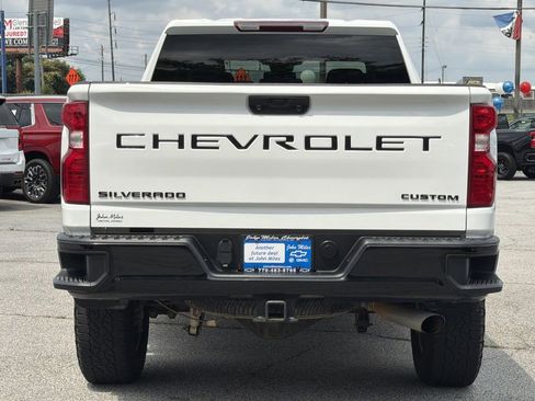 Used 2024 Chevrolet Silverado 2500 Custom w/ Custom Convenience Package AWD/4WD image 5