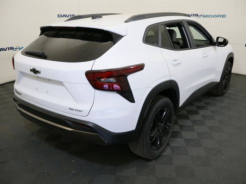 New 2026 Chevrolet Trax ACTIV w/ Sunroof Package FWD image 6