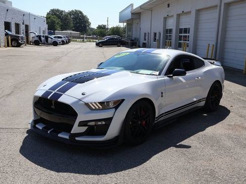 Used 2021 Ford Mustang Shelby GT500 w/ Technology Package RWD image 3