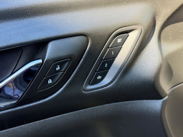 Used 2018 GMC Acadia Denali FWD image 10